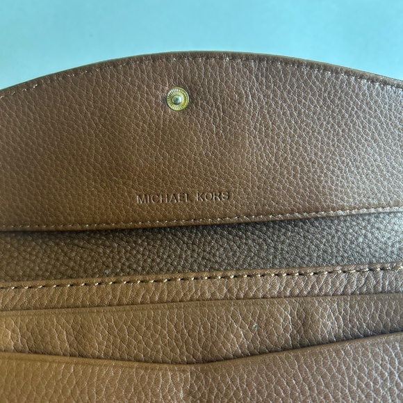 Michael Kors Tan Pebble Genuine Leather Wallet - Picture 10 of 12